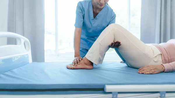 ¿Cómo fomentar una buena salud ósea en los ancianos?